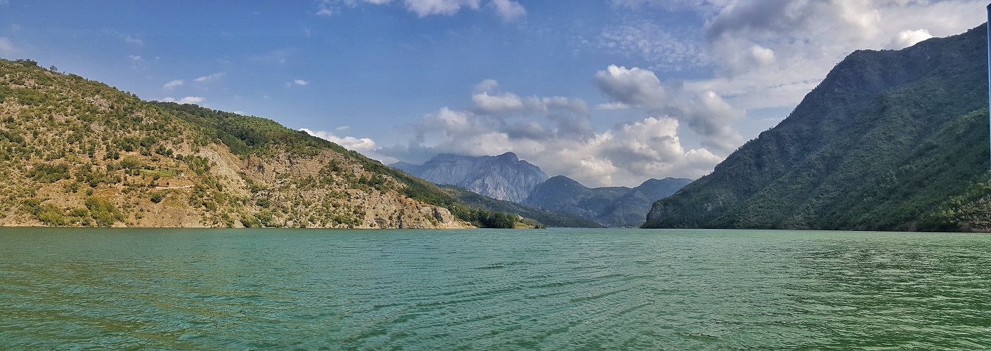 Lago di Koman Vado in Albania