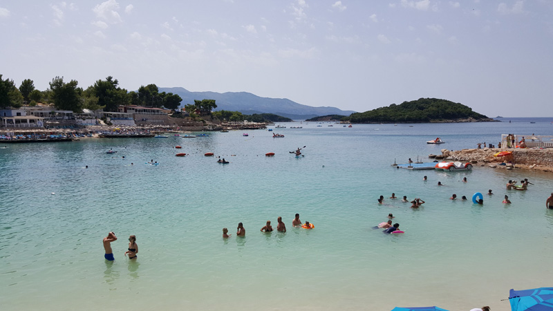 Vacanze in Albania con i bambini, Spiaggia di Ksamil, andare in albania con i bambini