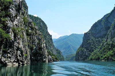 Lago di Koman, nord Albania, Scutari Tour Albania